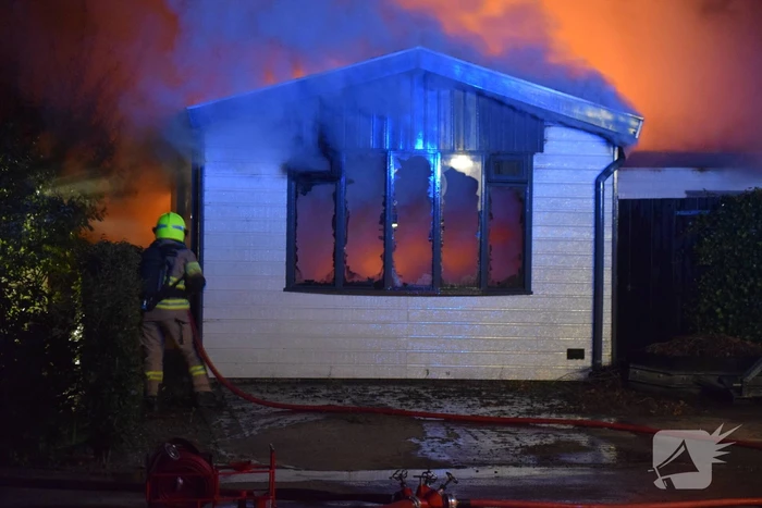 Flinke uitslaande brand in chalet