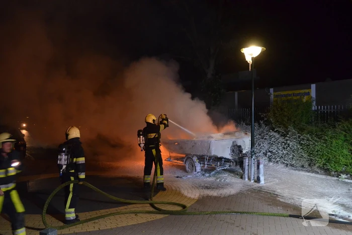 Boot op trailer uitgebrand