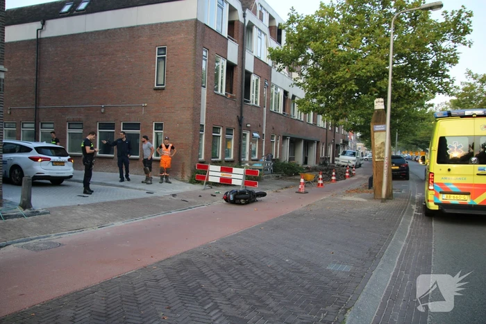 Scooterrijder gewond bij botsing met afslaande auto