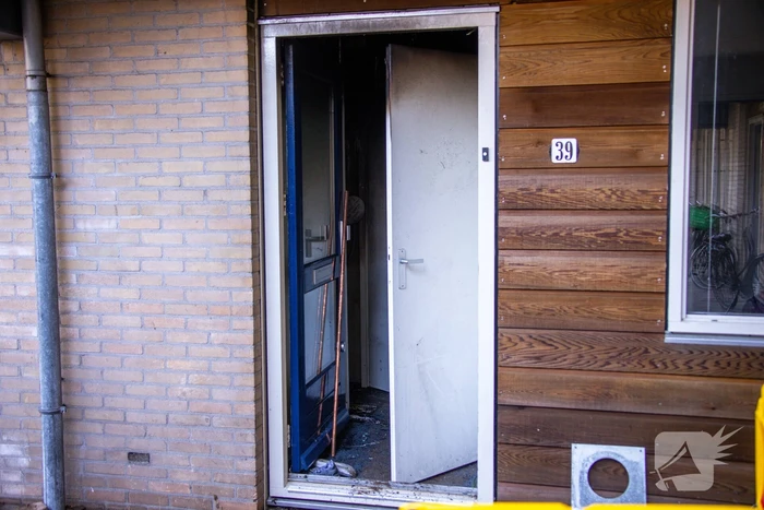 Woningen ontruimd bij flinke brand