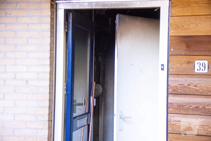 Woningen ontruimd bij flinke brand