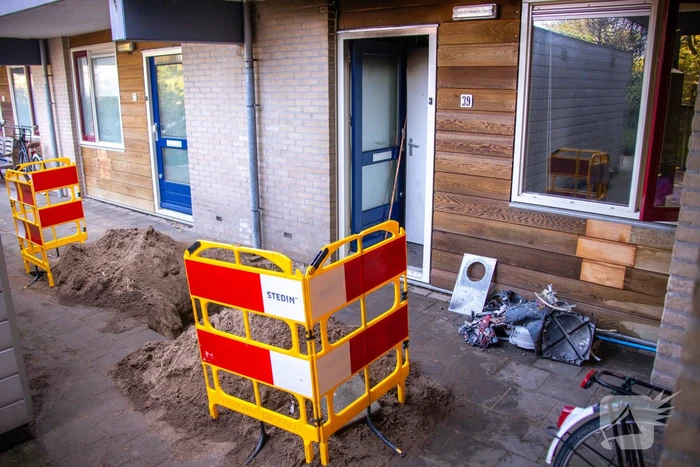Woningen ontruimd bij flinke brand