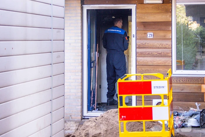 Woningen ontruimd bij flinke brand