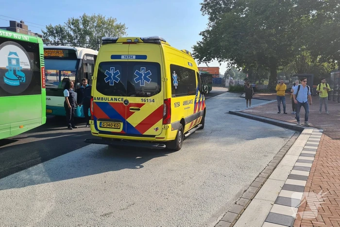 Vrouw op leeftijd aangereden door stadsbus