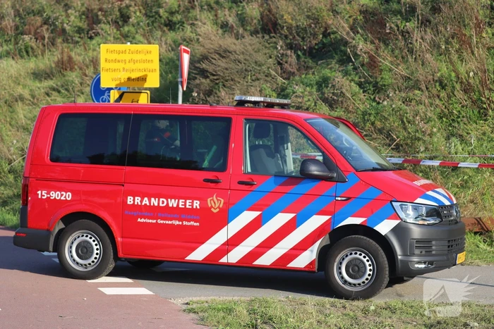 Brandweer doet onderzoek naar bodemverontreiniging onder viaduct