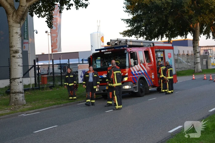 Gevaarlijk hangende tak verwijderd