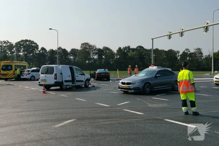 Forse schade bij verkeersongeval nieuwe afrit A12