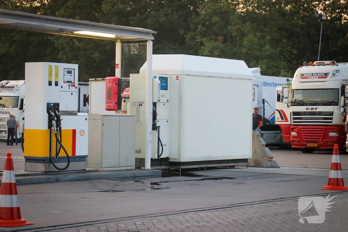 Brandweer onderzoekt lekkende AdBlue-tank
