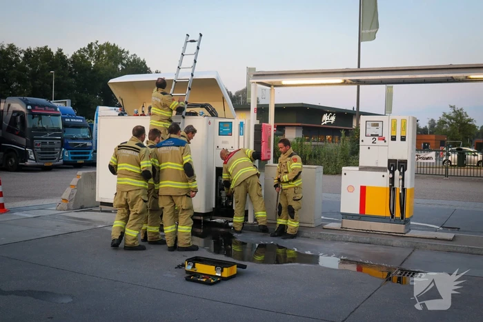 Brandweer onderzoekt lekkende AdBlue-tank