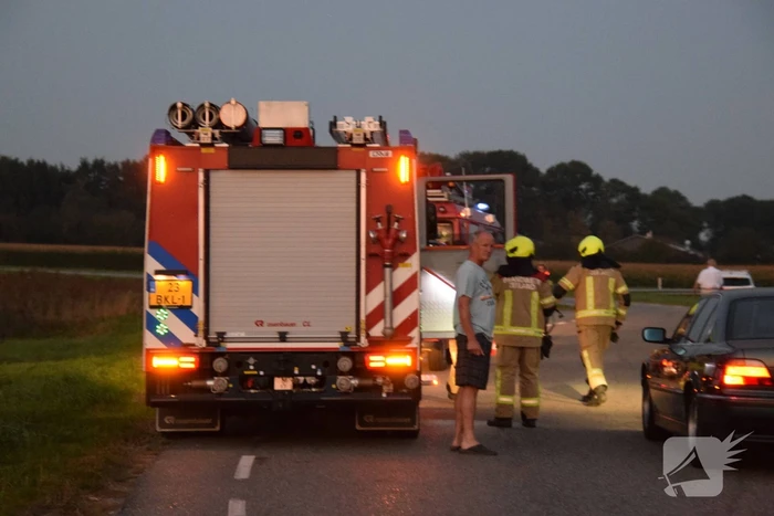 Brandweer zoekt naar mogelijk persoon te water