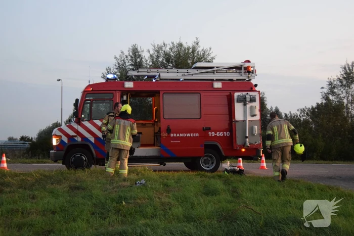 Brandweer zoekt naar mogelijk persoon te water