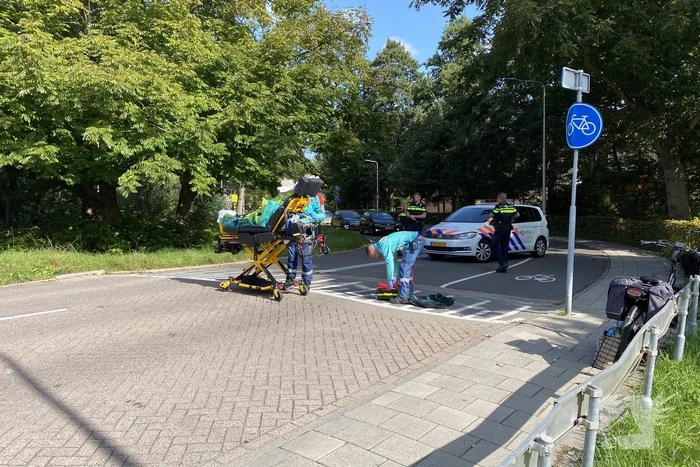 Automobilist ziet overstekende fietsster over het hoofd