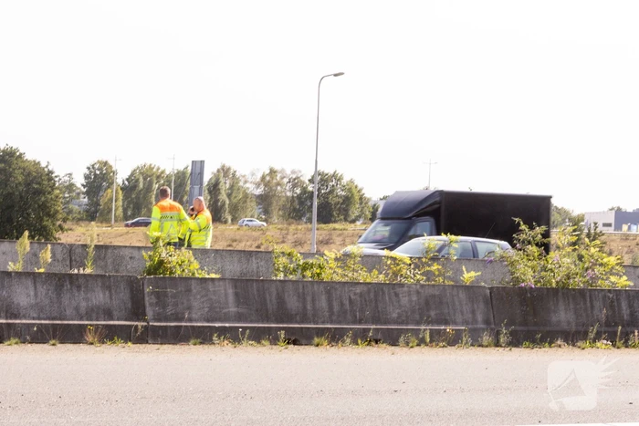 Twee rijstroken dicht na ongeluk op knooppunt Hoevelaken