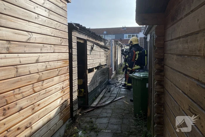 Brand in achtertuin van woning