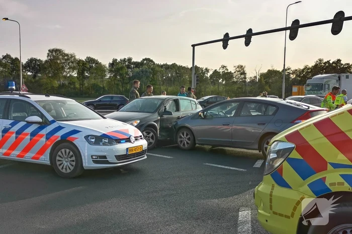 Opnieuw botsen auto's op nieuwe afrit van A12