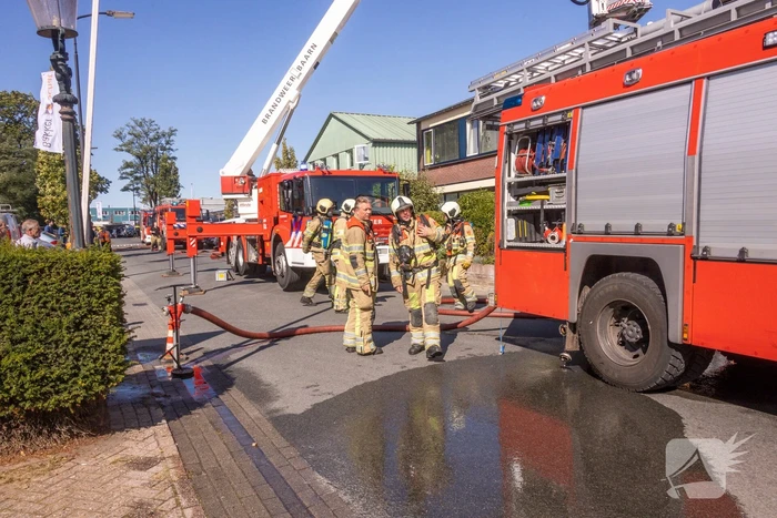 Brand in dakbeschot van woning