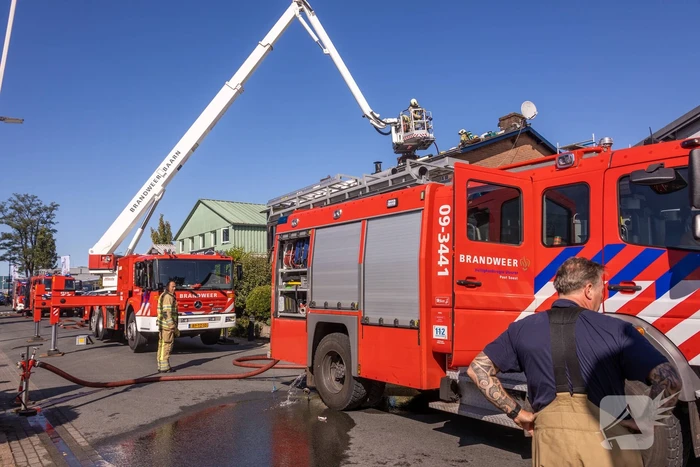 Brand in dakbeschot van woning