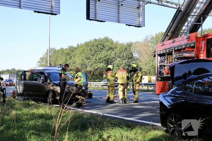 Camper en meerdere auto's betrokken bij kop-staart botsing