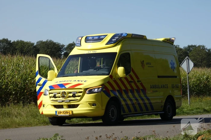 Motorrijder gaat onderuit en raakt gewond