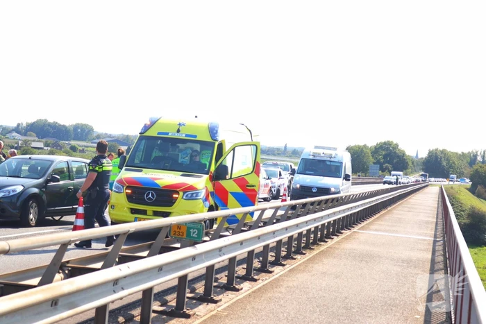 Weg dicht na kop-staart botsing