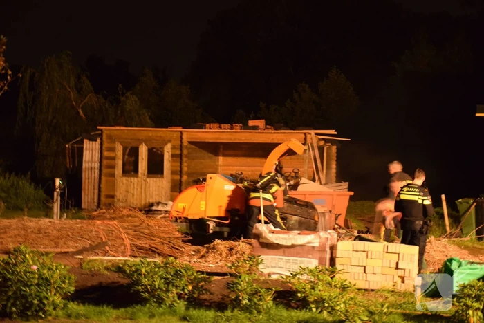Veel rook bij brand in aanhanger