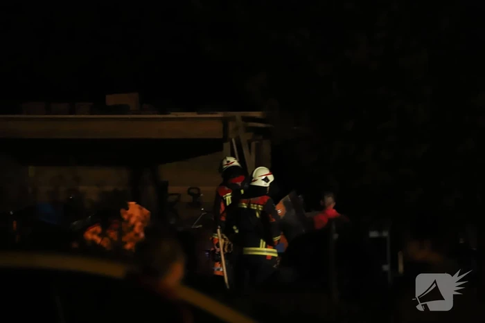 Veel rook bij brand in aanhanger