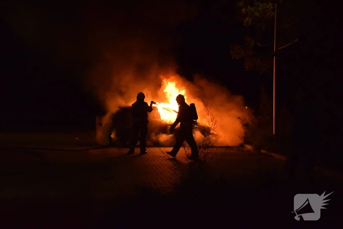 Flinke autobrand op parkeerplaats