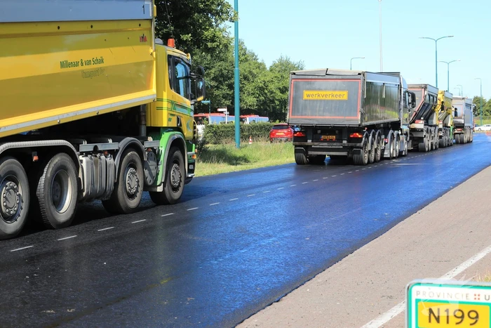 Asfaltering N199 in volle gang