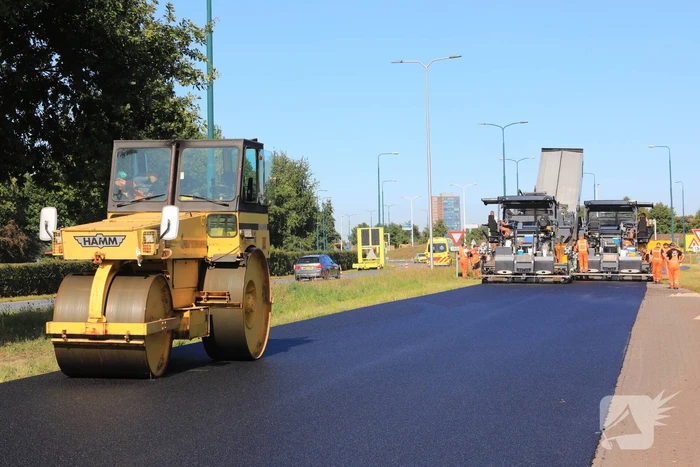 Asfaltering N199 in volle gang