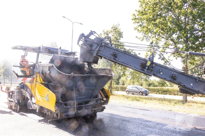 Asfaltering N199 in volle gang