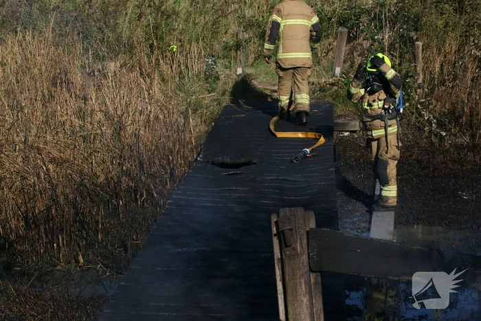 Brug in Quelderduyn gaat in vlammen op