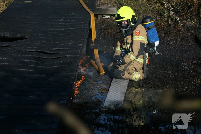 Brug in Quelderduyn gaat in vlammen op