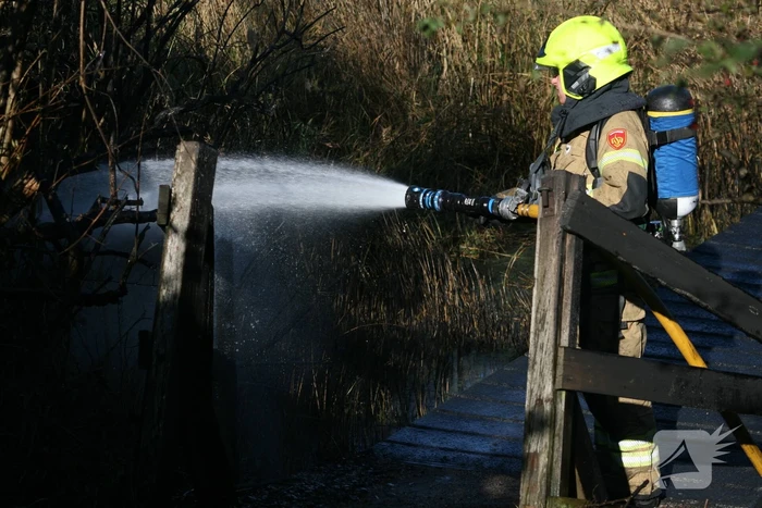 Brug in Quelderduyn gaat in vlammen op