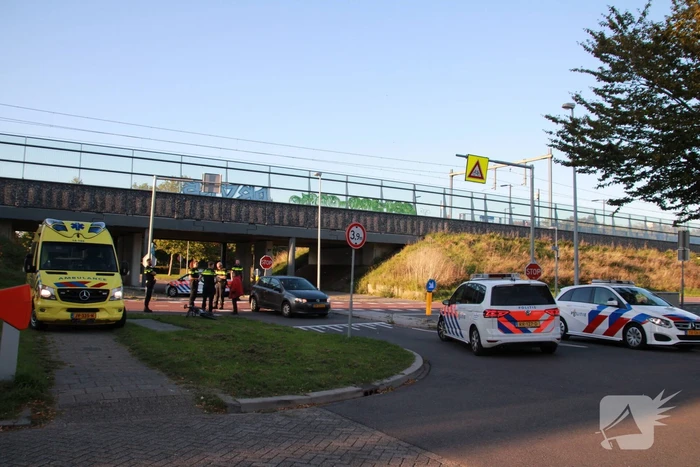 Overstekende fietser aangereden door automobiliste