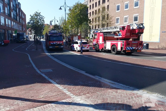 Brandweer ventileert woning na brand