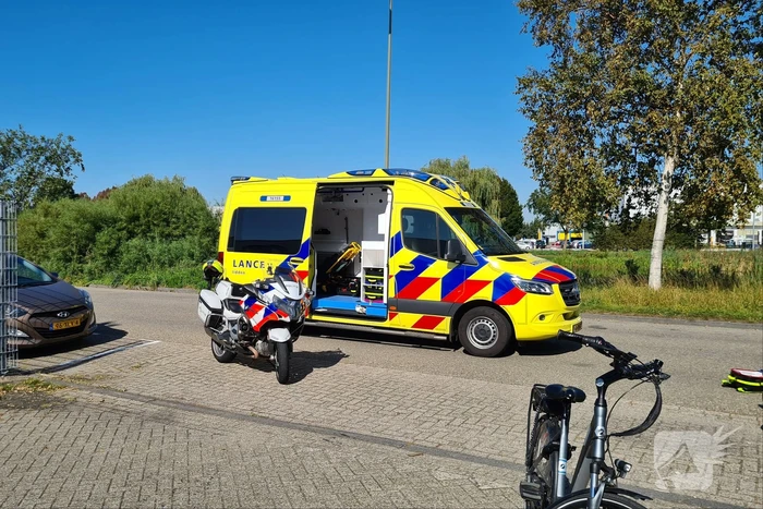 Man loopt hoofdwond op bij val van fiets