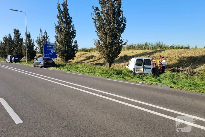 Kop-staart aanrijding met meerdere voertuigen