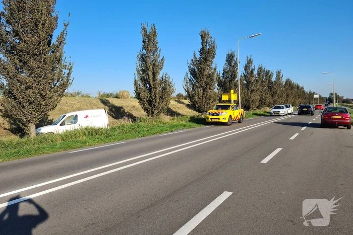 Kop-staart aanrijding met meerdere voertuigen