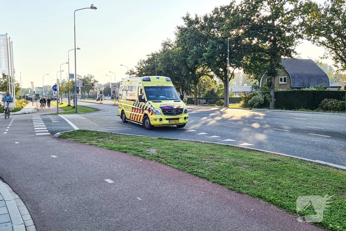 Scooterrijdster gewond na aanrijding
