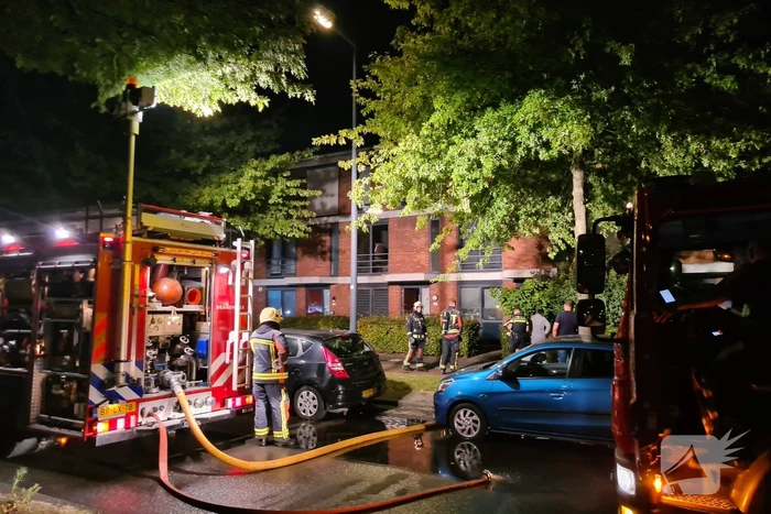 Personen en hond met klachten bij brand