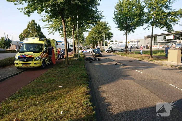 Motorrijder zwaargewond na aanrijding met auto