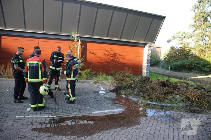Flinke rookontwikkeling door brand in berg hooi