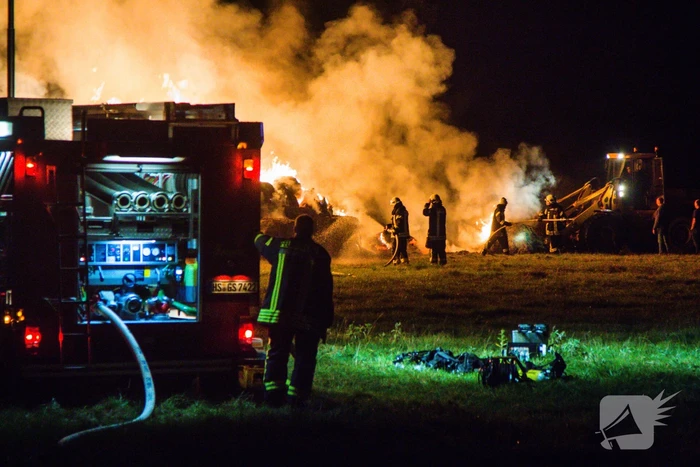 Rook en stank door hooibrand in Duitsland
