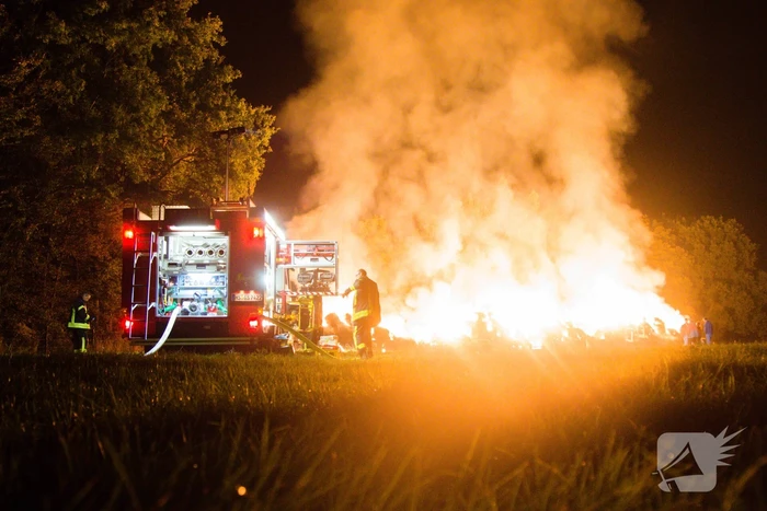 Rook en stank door hooibrand in Duitsland