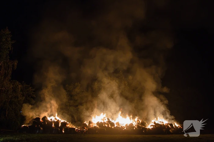 Rook en stank door hooibrand in Duitsland