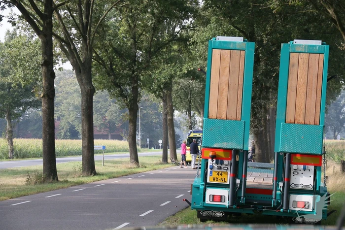 Fietser gewond na aanrijding met 45 km auto