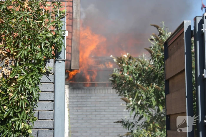 Uitslaande schuurbrand in Soesterkwartier