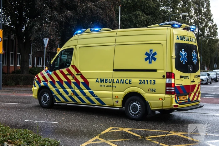 Maaltijdbezorger gaat hard onderuit en raakt gewond