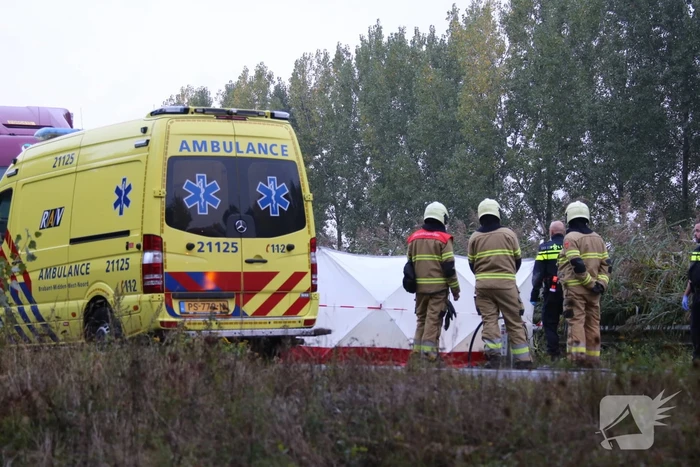Dodelijk ongeval tussen vrachtwagen en motor