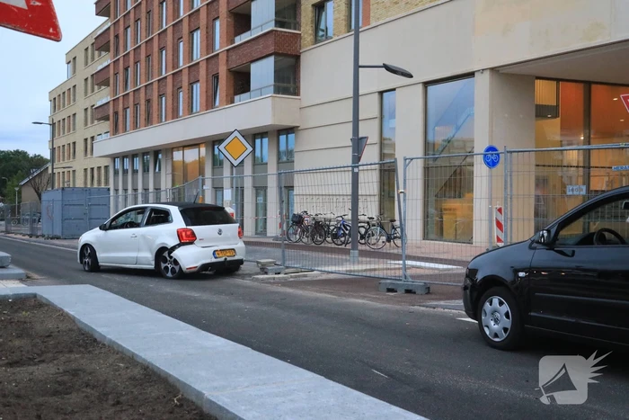 Flinke schade na aanrijding tussen twee auto's